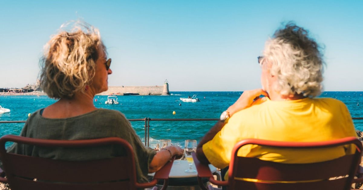 Should The Money Paid into Social Security be Invested in Bonds?